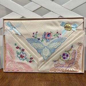 VTG NOS Orlana Swiss Boxed EMB Floral Handkerchiefs scallop lace edging pastel